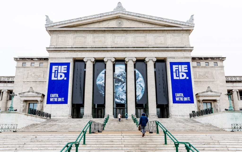 Image of the exterior of the Field Museum of Natural History in Chicago, Illinois