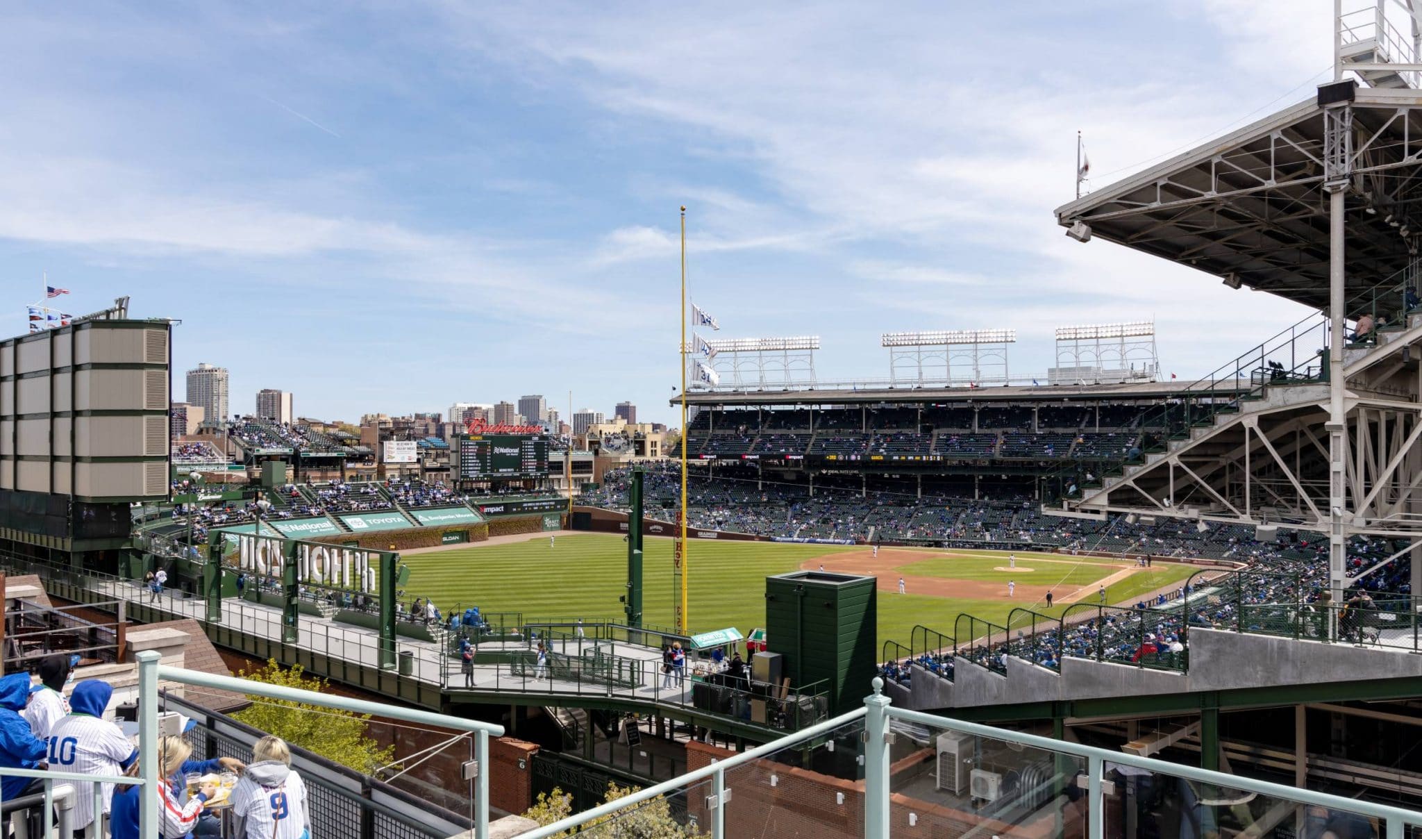 wrigley field rooftop tour