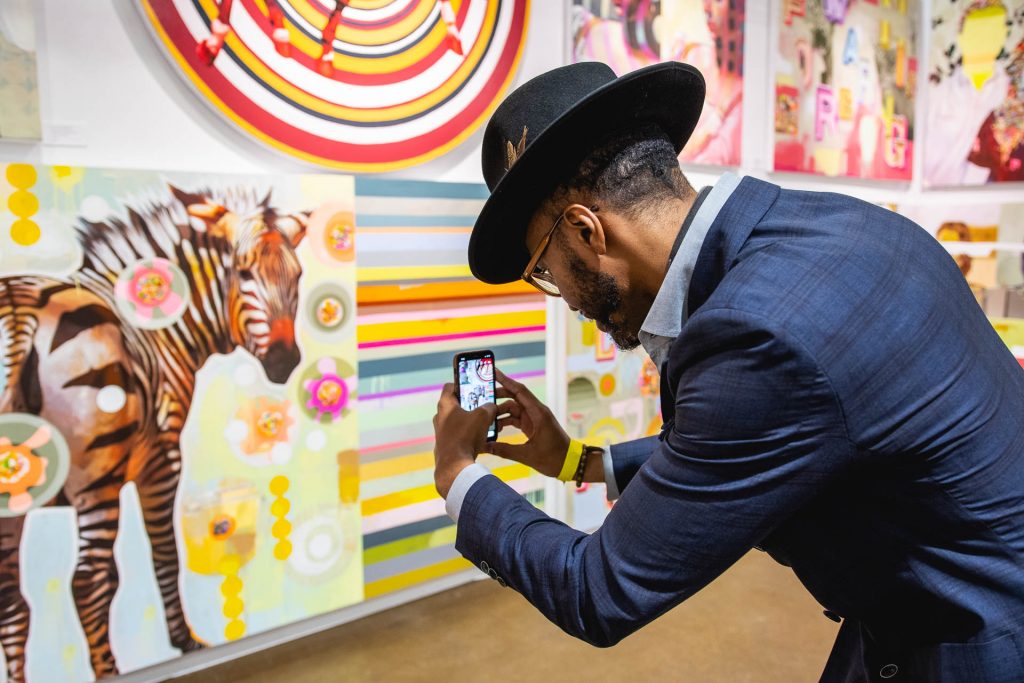 Chicago’s Electrifying ‘The Other Art Fair’ Unveils Hundreds of