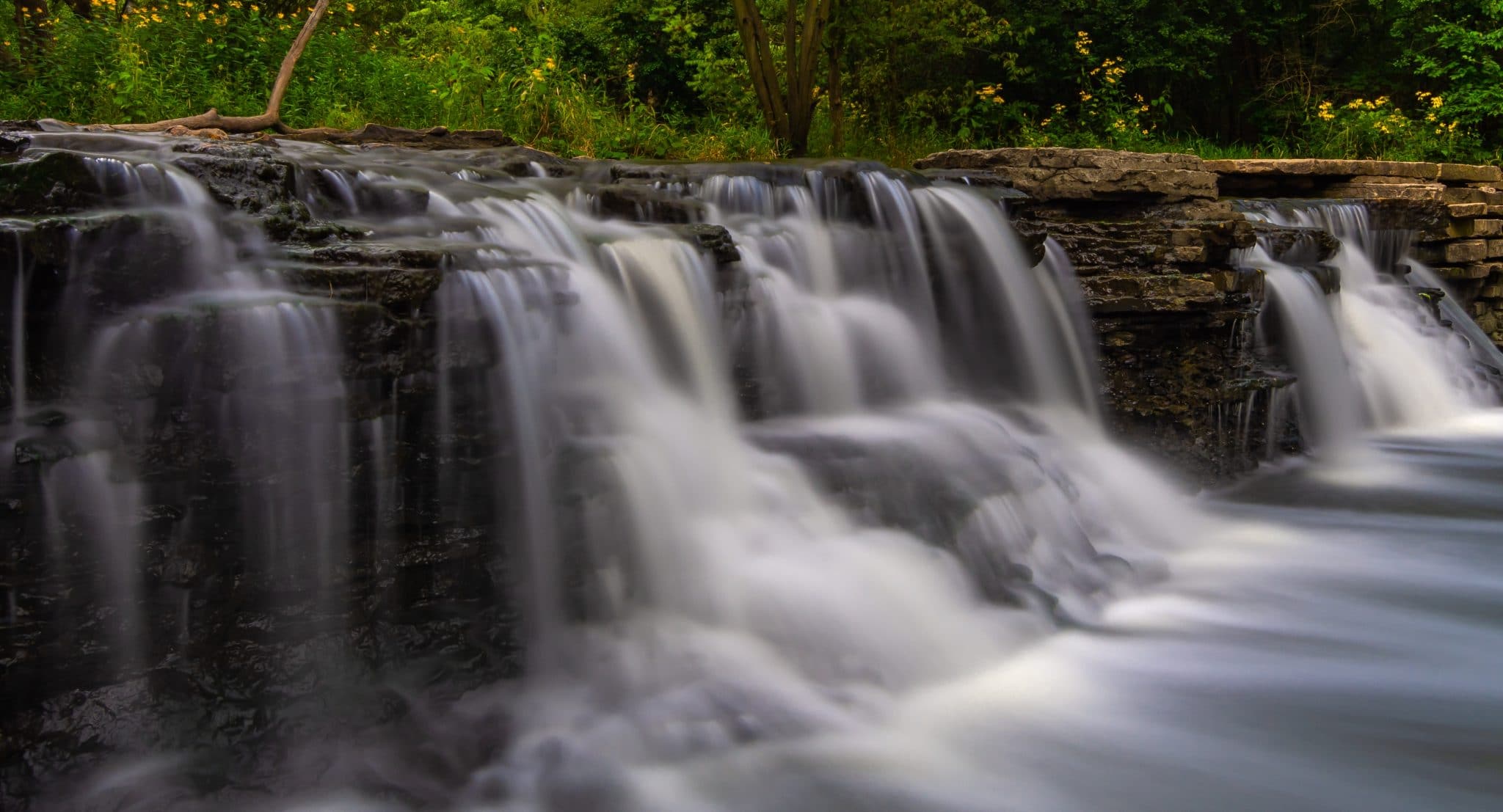 Image of a waterfall near Chicago in Waterfall Glen Forest Preserve