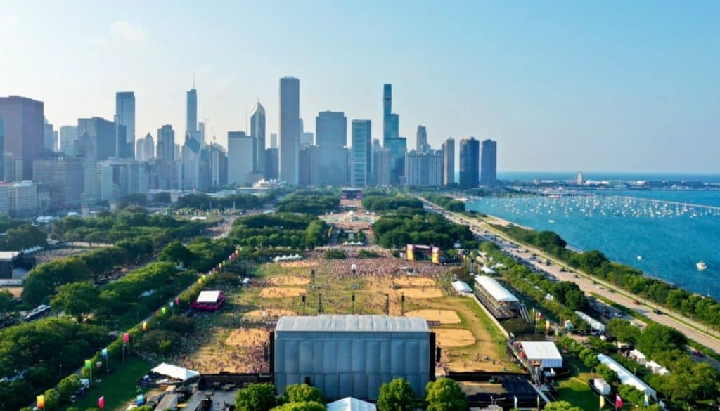 Aerial image of the crowd gathered for a music festival in Chicago