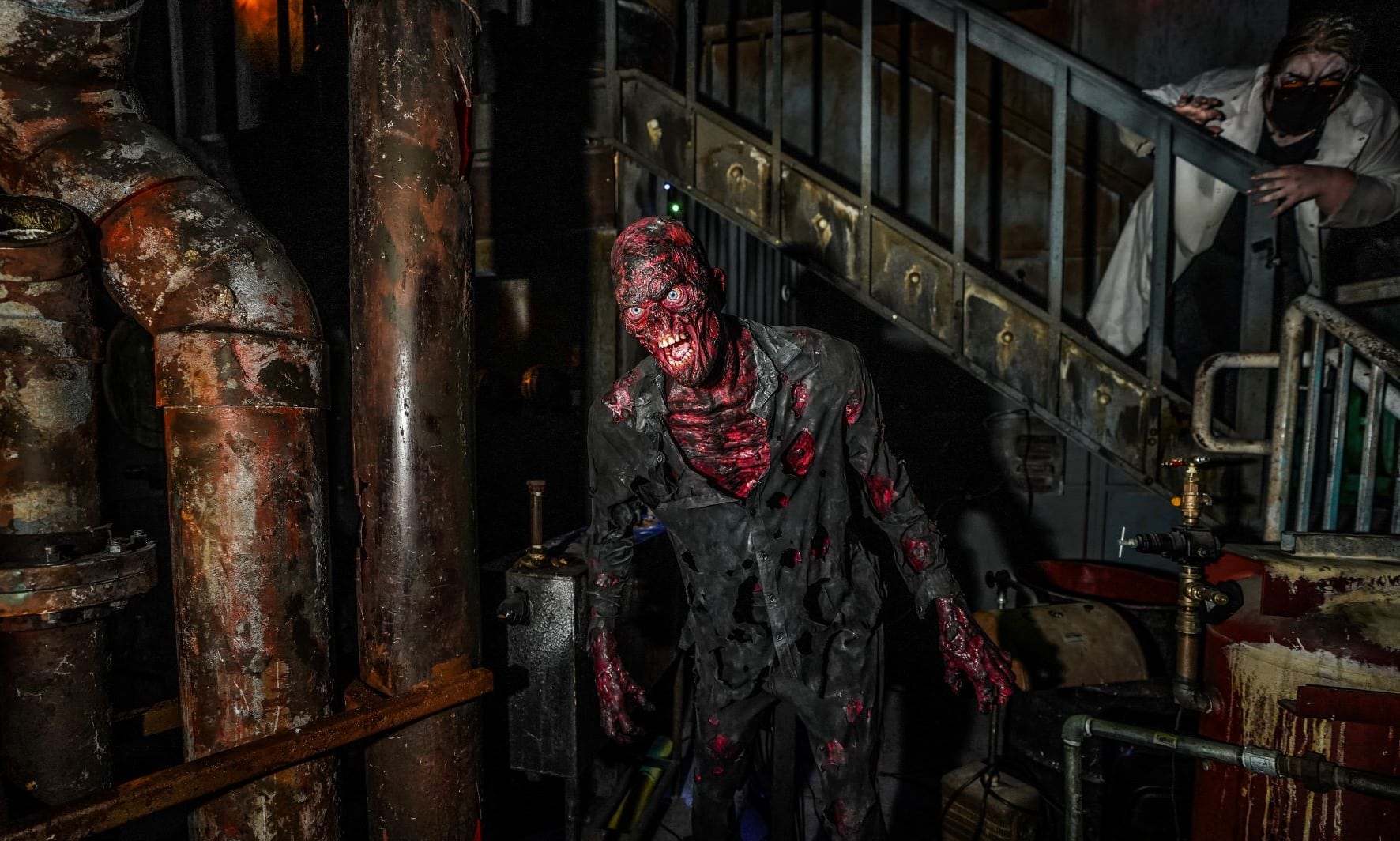 Image showing somebody dressed up in a terrifying costume for the 13th Floor Haunted House experience in Chicago