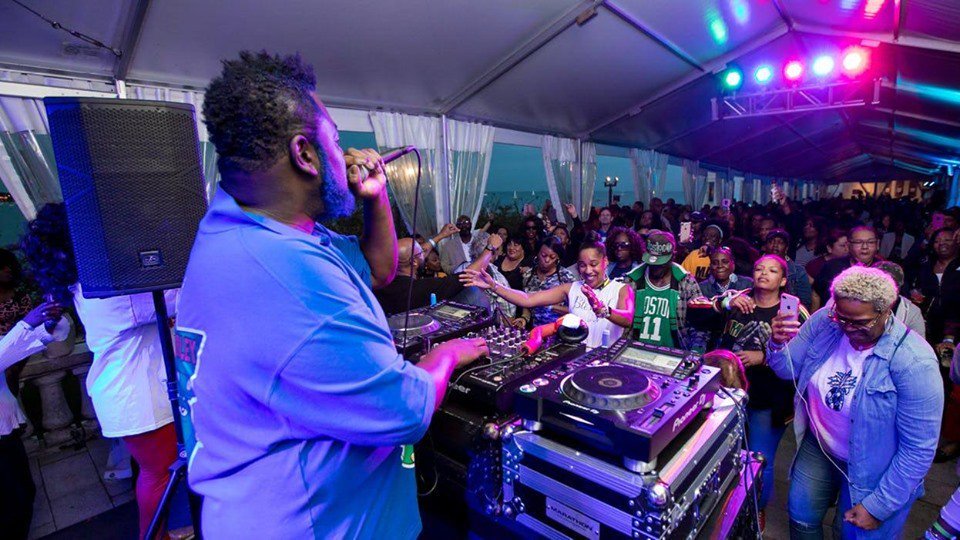 Shedd Aquarium Is Throwing A Series Of Exclusive After Hours House Parties Starting Tomorrow Night