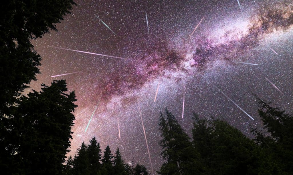 "The King Of Meteor Showers" Will Light Up Chicago Skies Tonight