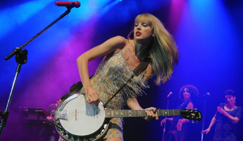 A Taylor Swift-Themed “Heartbreak Bar” Is About To Open In West Loop