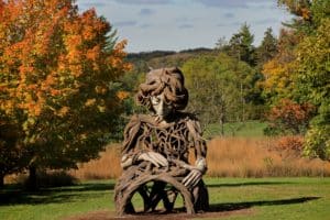 Photo of the Daniel Popper sculpture "Umi" on show at the Morton Arboretum in Chicago