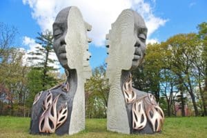 Photo of the Daniel Popper sculpture "Heartwood" on show at the Morton Arboretum in Chicago