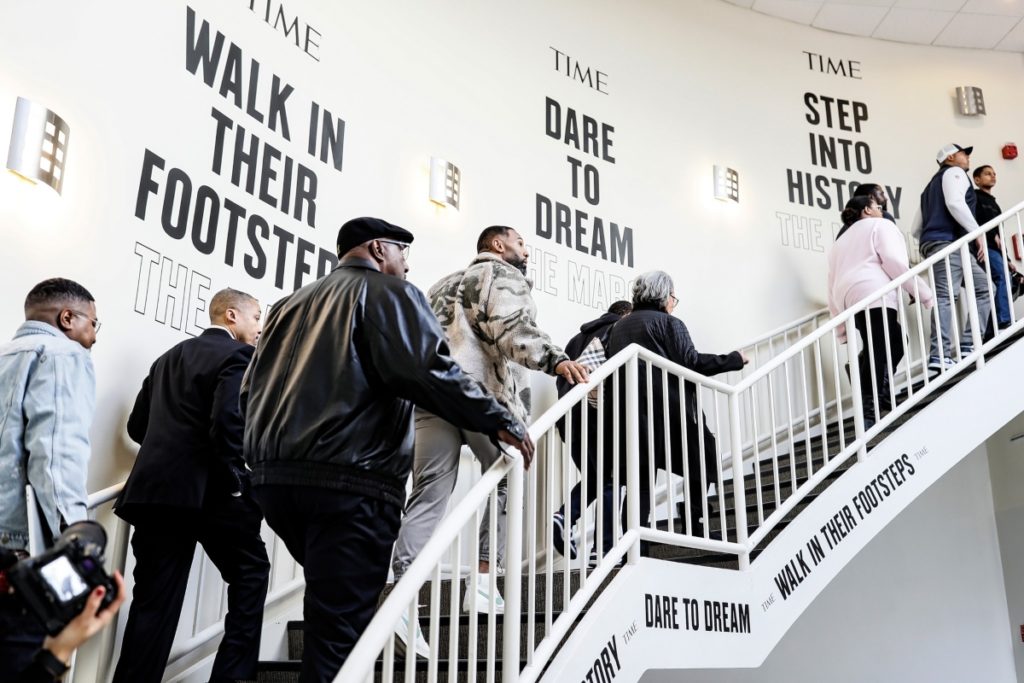 Staff and alumni from the Chicago Bears visit the DuSable Black History Museum for Black History Month