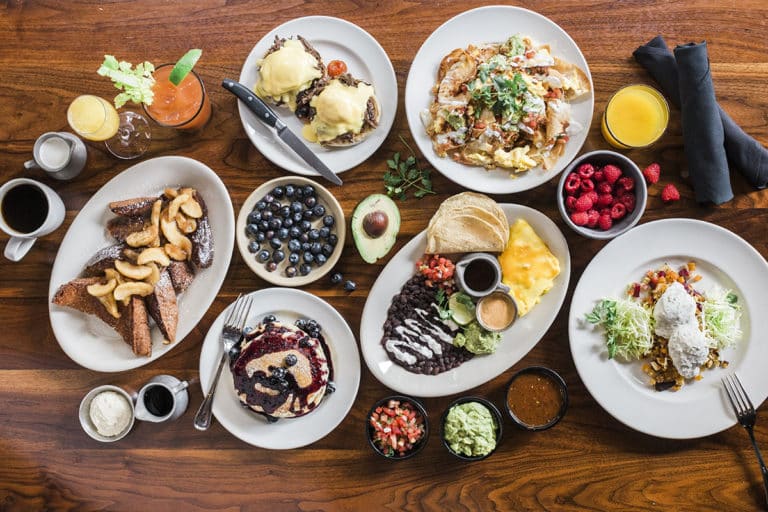 27 Best Brunch Spots In Chicago To Try Right Now