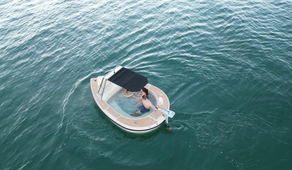 Chicago Electric Boat Company Is Now Offering Rentable Hot Tub Boats
