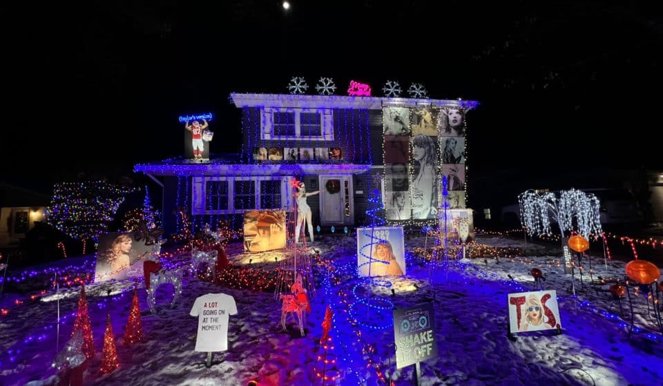 One Hour From Chicago It’s A ‘Merry Swiftmas’ At This Taylor Swift-Themed House